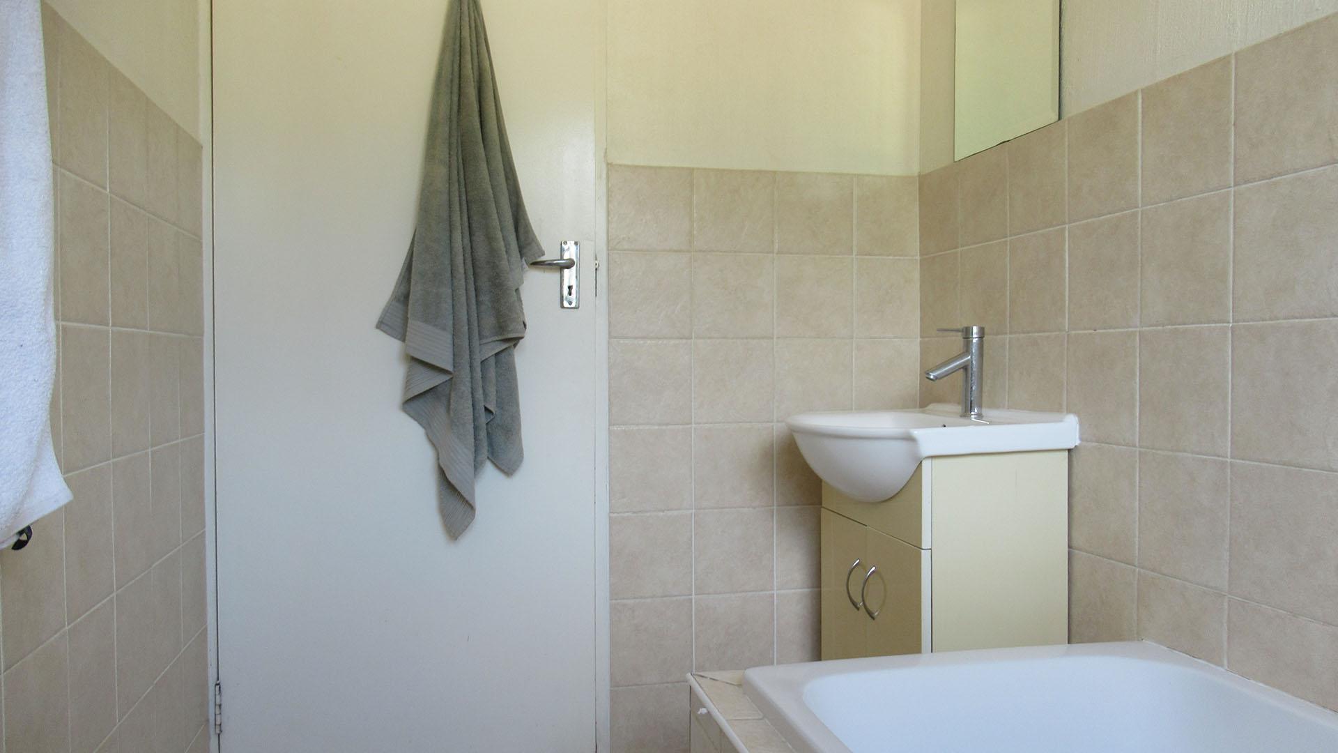 Bathroom 1 - 5 square meters of property in Northwold