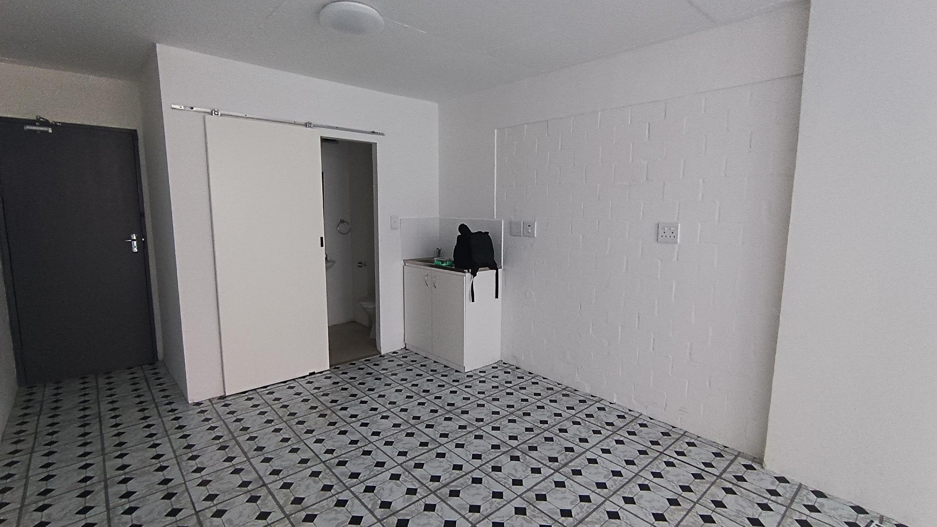 Lounges - 13 square meters of property in Wynberg - CPT