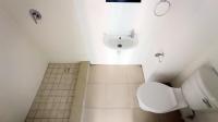 Bathroom 1 - 4 square meters of property in Wynberg - CPT