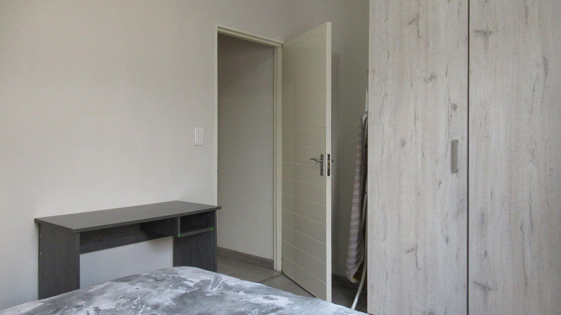 Bed Room 1 - 11 square meters of property in North Riding