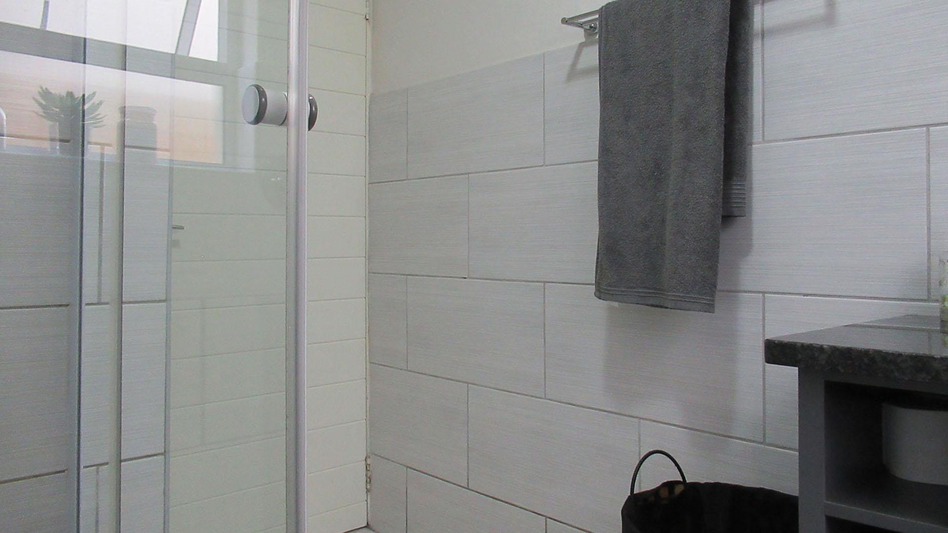 Bathroom 1 - 5 square meters of property in North Riding