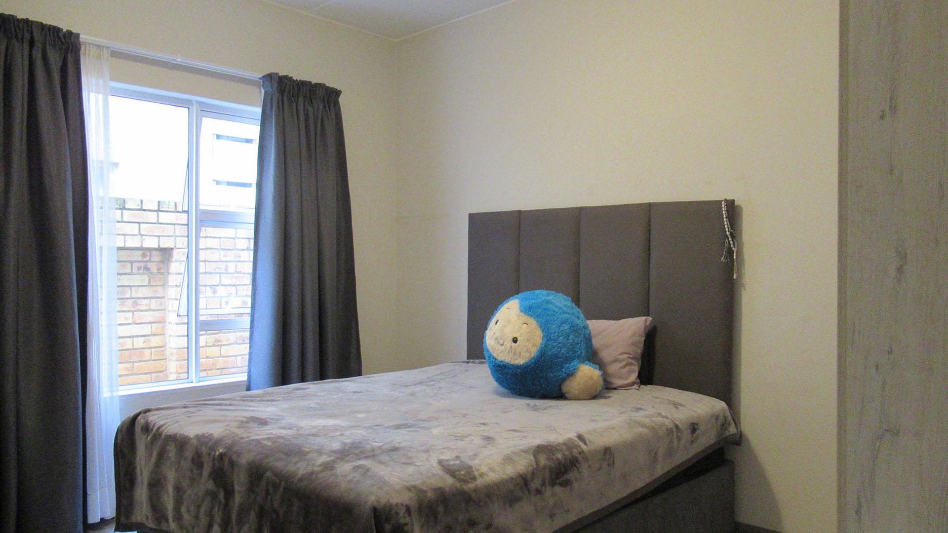 Bed Room 2 - 11 square meters of property in North Riding