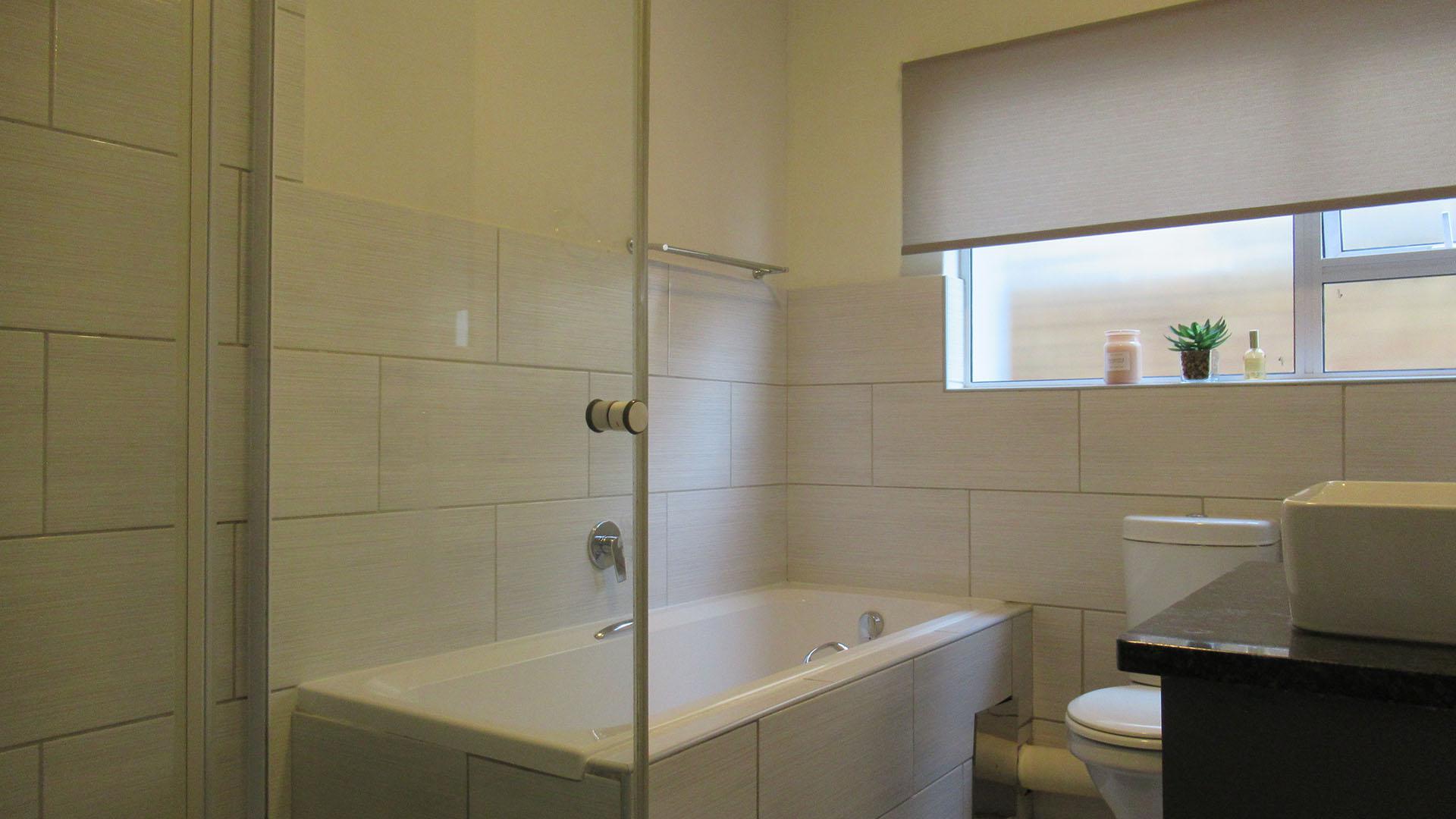 Main Bathroom - 6 square meters of property in North Riding