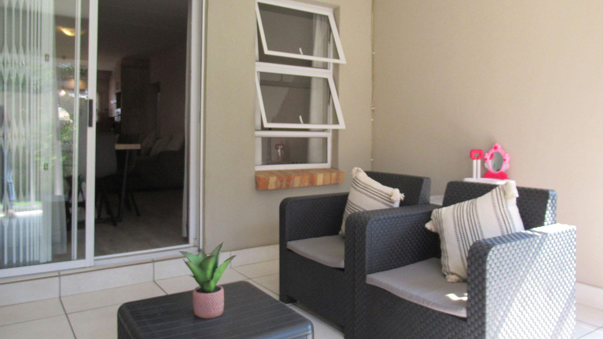 Patio - 16 square meters of property in North Riding