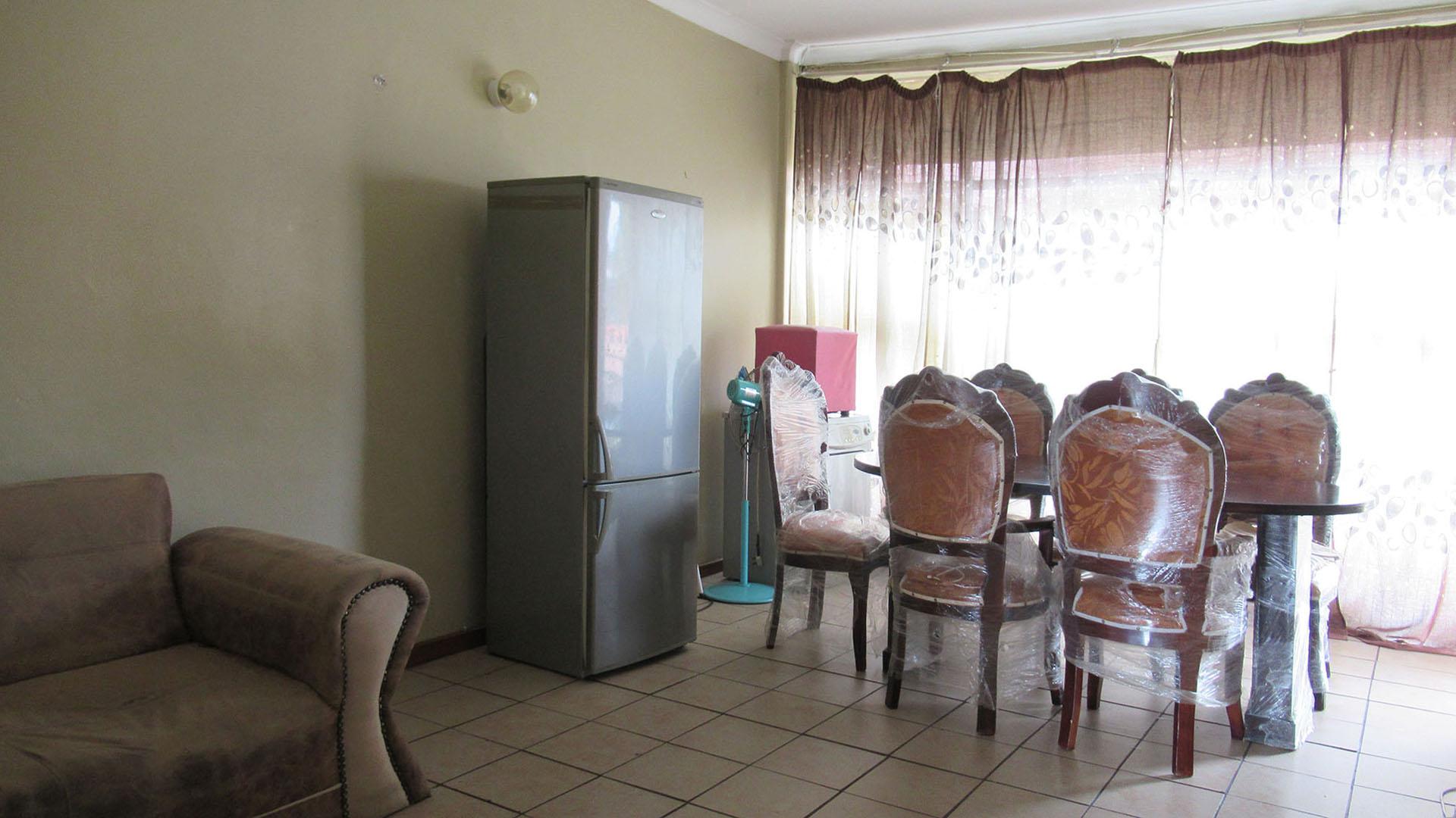 Lounges - 95 square meters of property in Florida