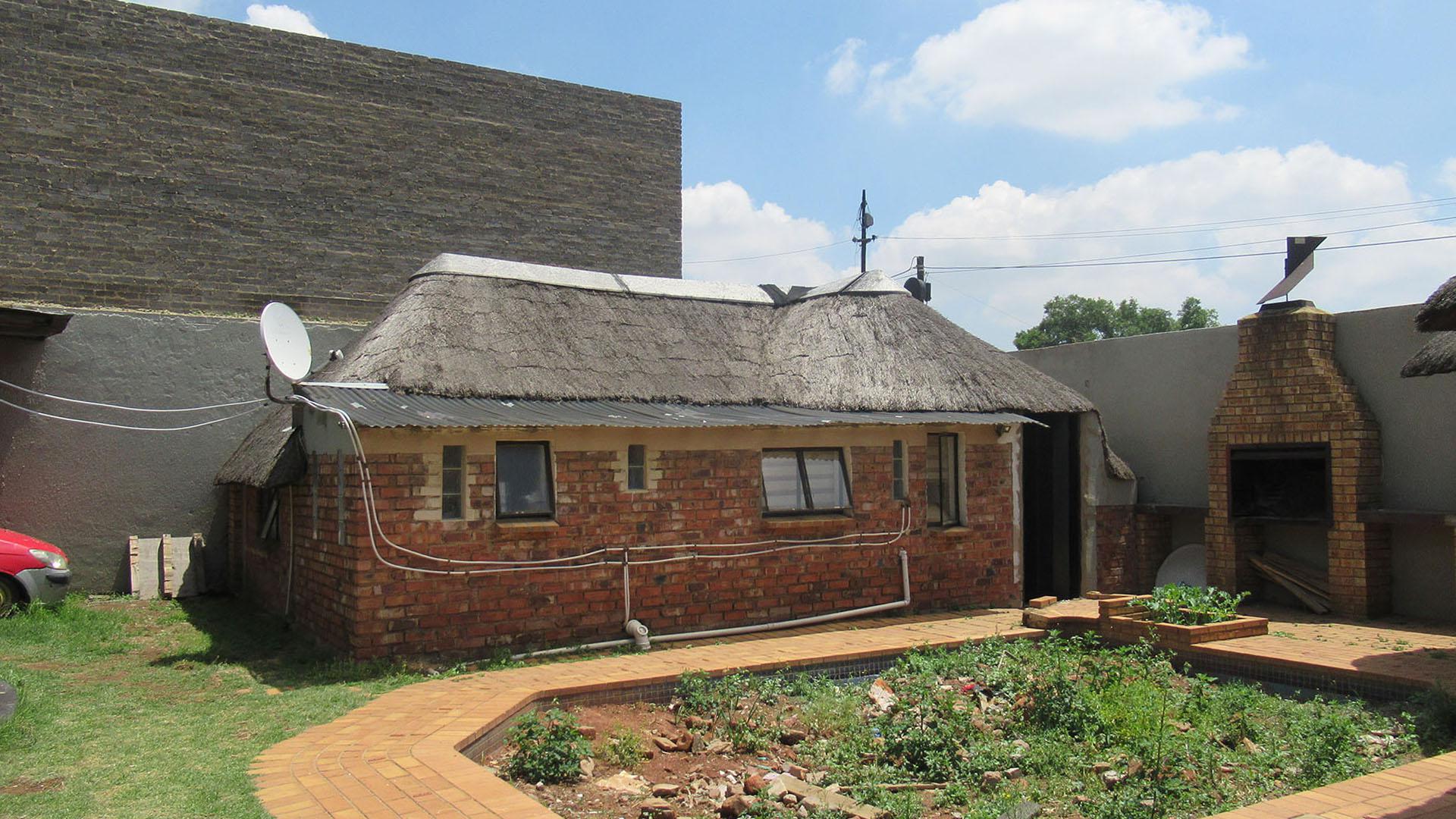 Backyard of property in Turffontein