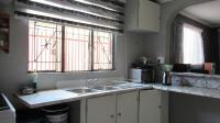 Kitchen - 19 square meters of property in Turffontein