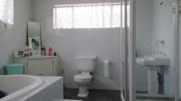 Main Bathroom of property in Turffontein