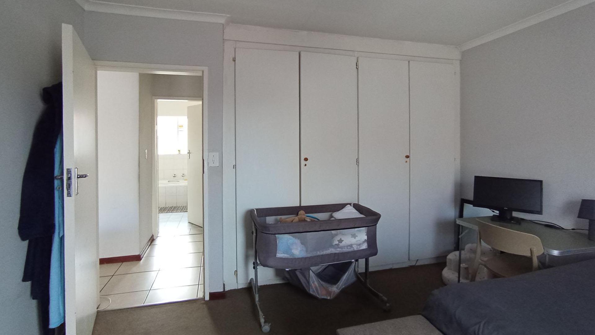 Bed Room 2 - 15 square meters of property in Willow Park Manor