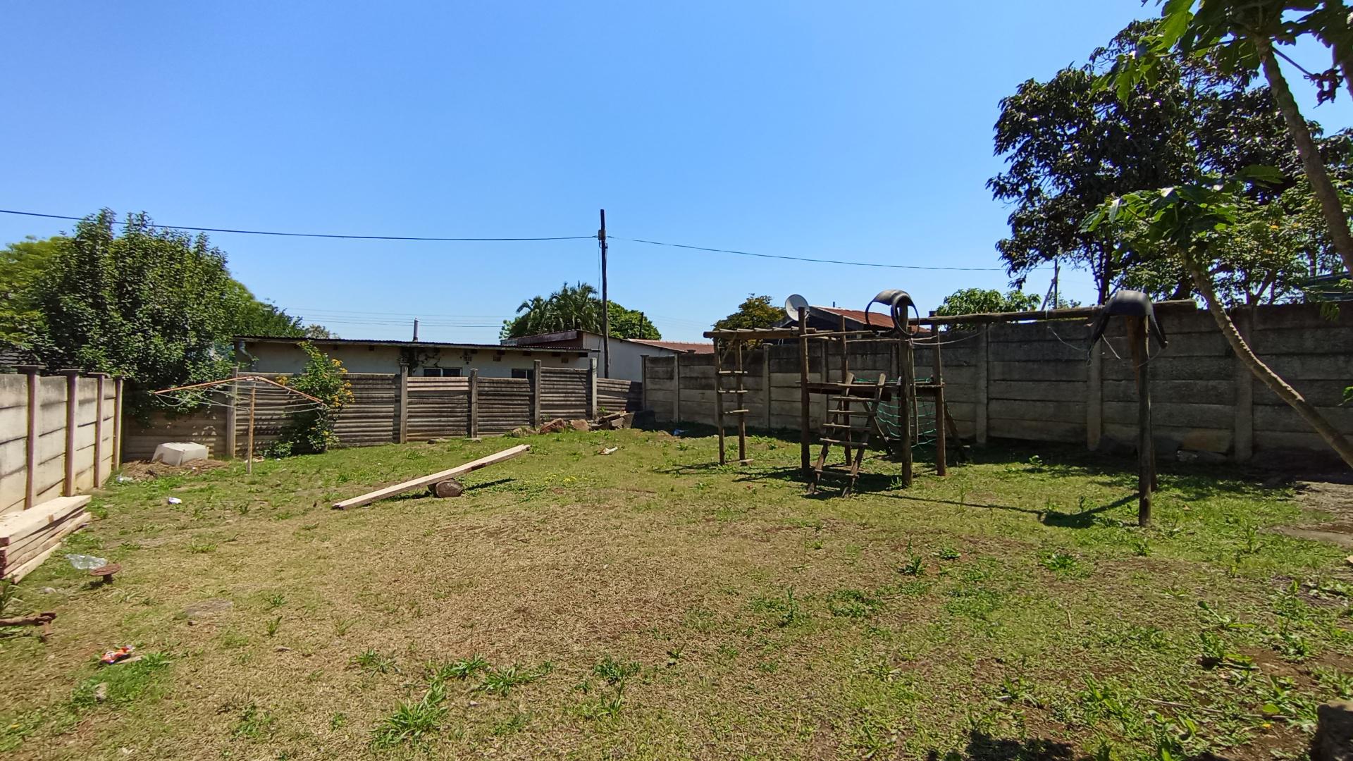 Backyard of property in Woodlands - PMB