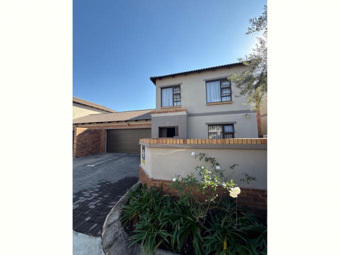 3 Bedroom House for Sale For Sale in Montana - MR695302