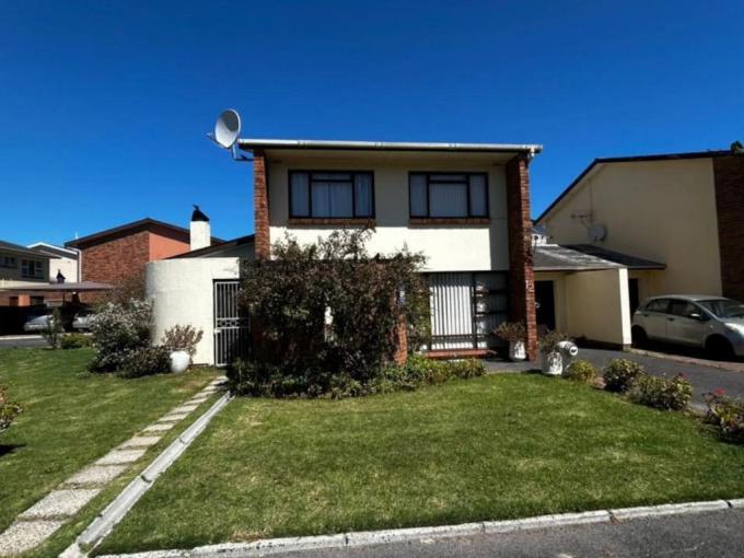 3 Bedroom House for Sale For Sale in Parow North - MR695307