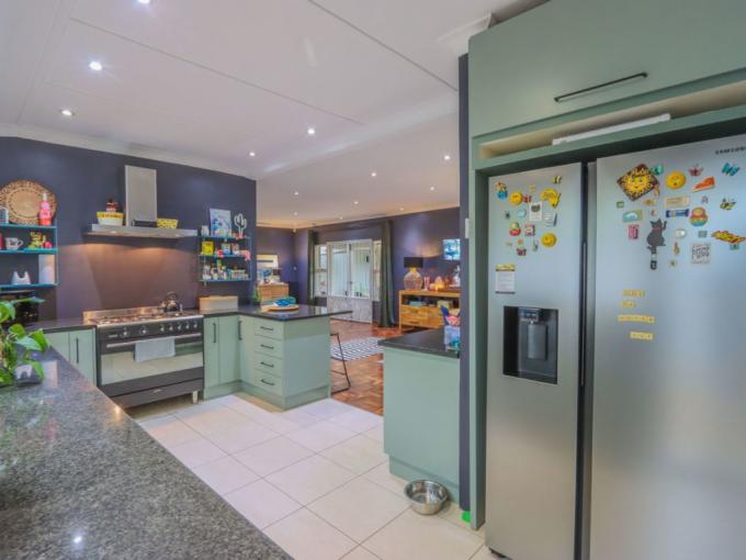 4 Bedroom House for Sale For Sale in Dawncliffe - MR695310