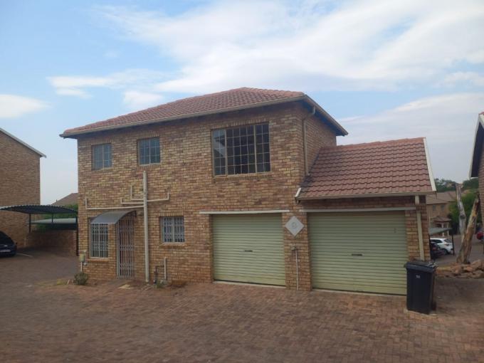 3 Bedroom Simplex for Sale For Sale in South Crest - MR695339