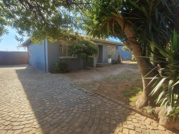 3 Bedroom House for Sale For Sale in Sophiatown - MR695341