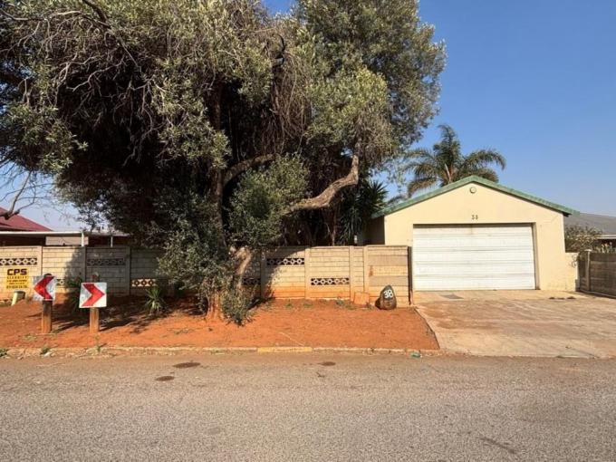 3 Bedroom House for Sale For Sale in Florentia - MR695355