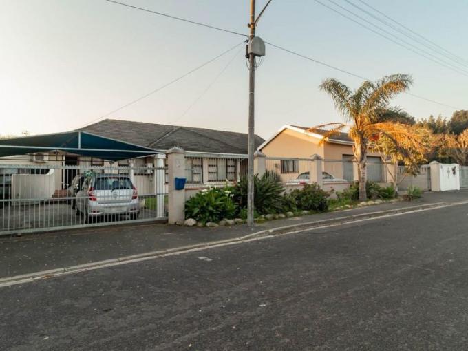 3 Bedroom House for Sale For Sale in Bellville - MR695381