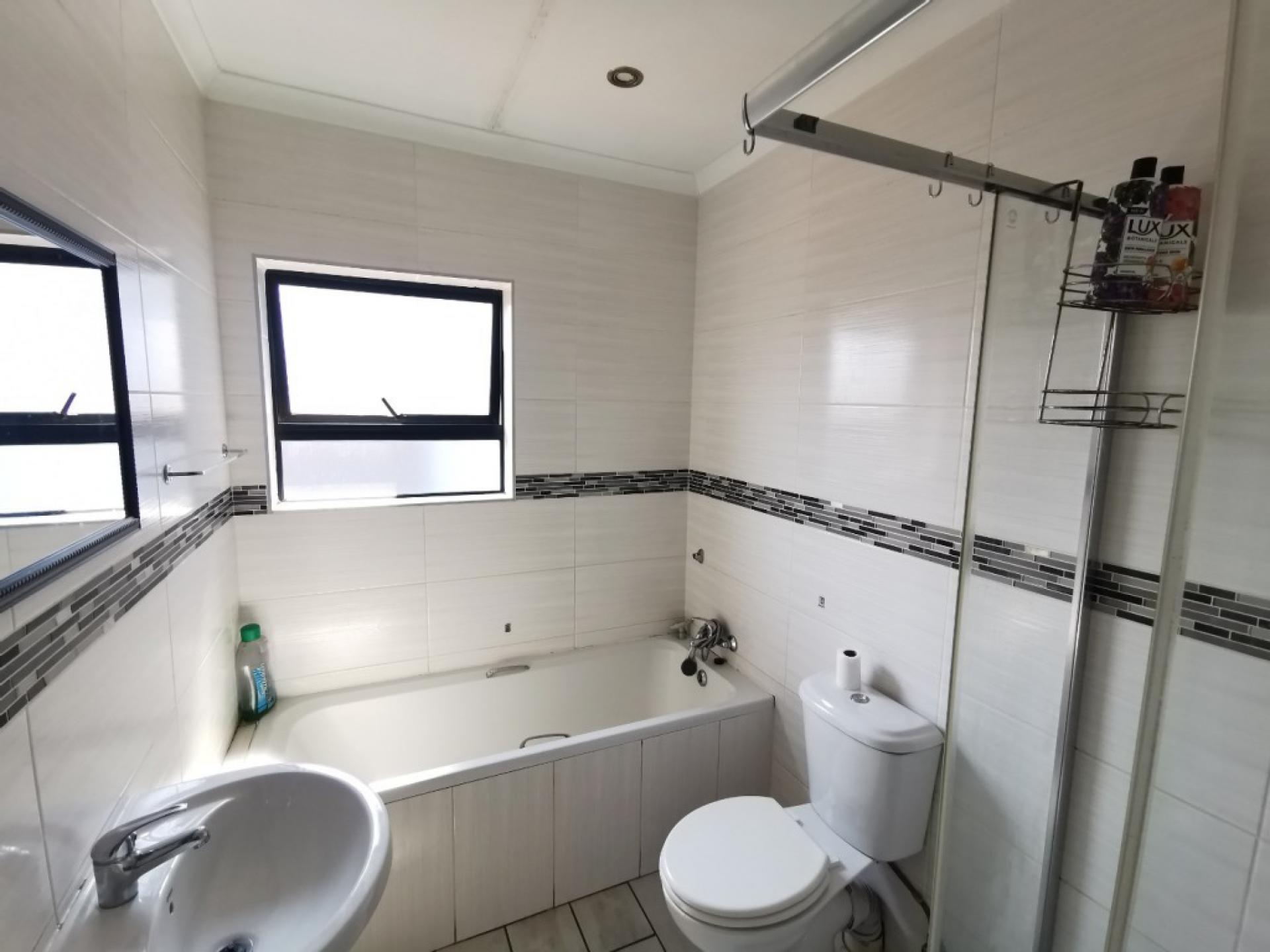  of property in Hesteapark