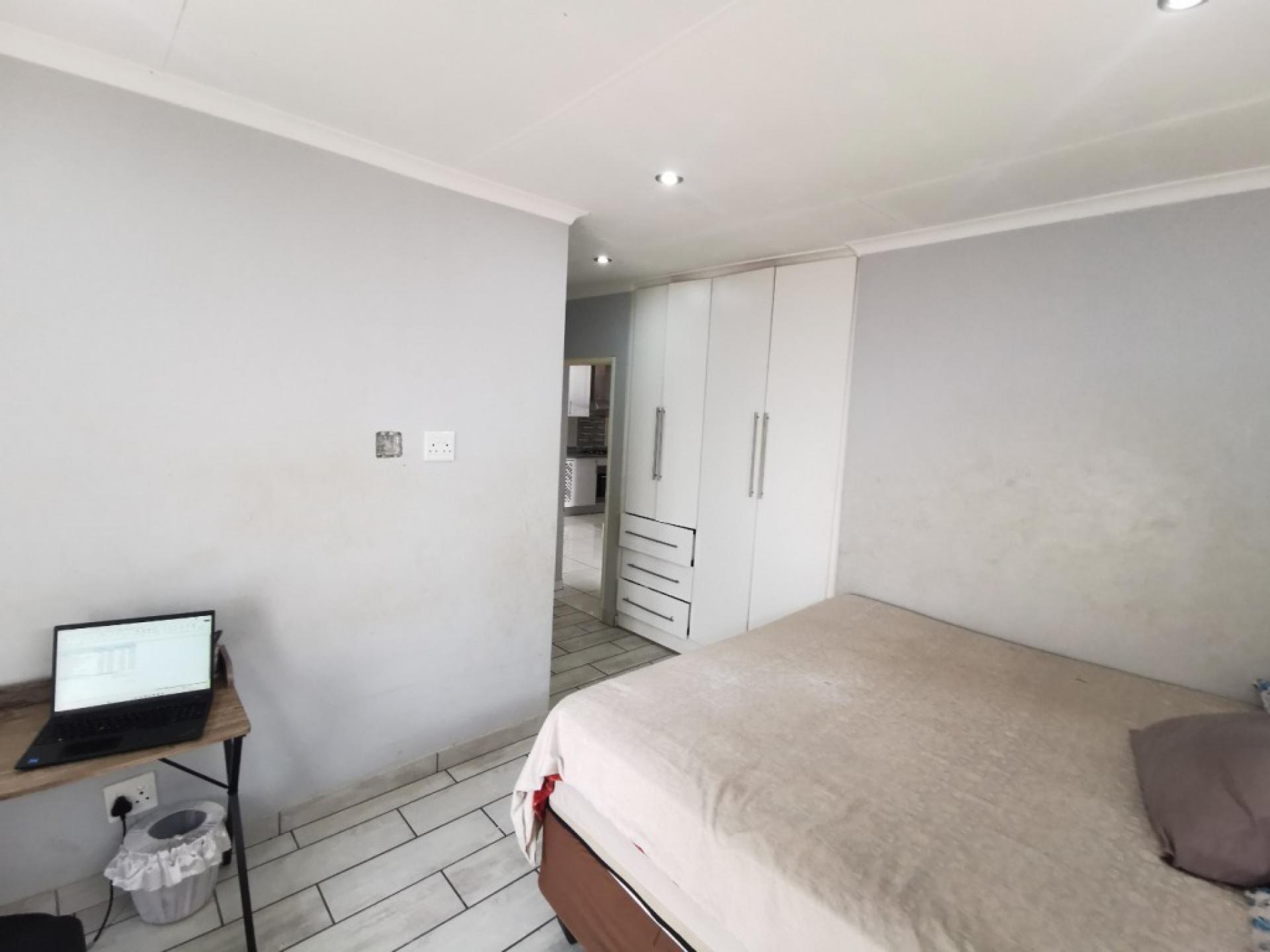  of property in Hesteapark