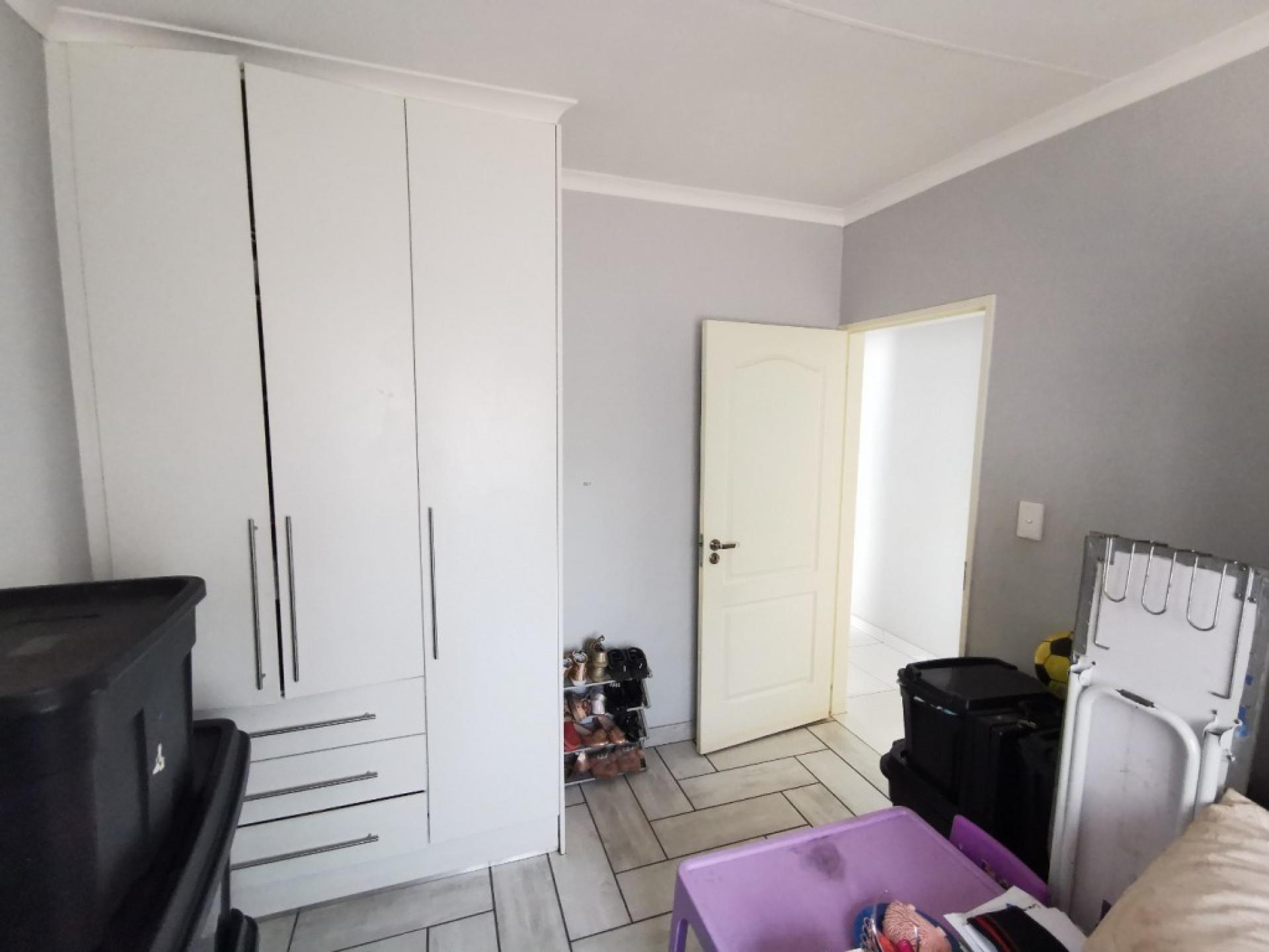  of property in Hesteapark