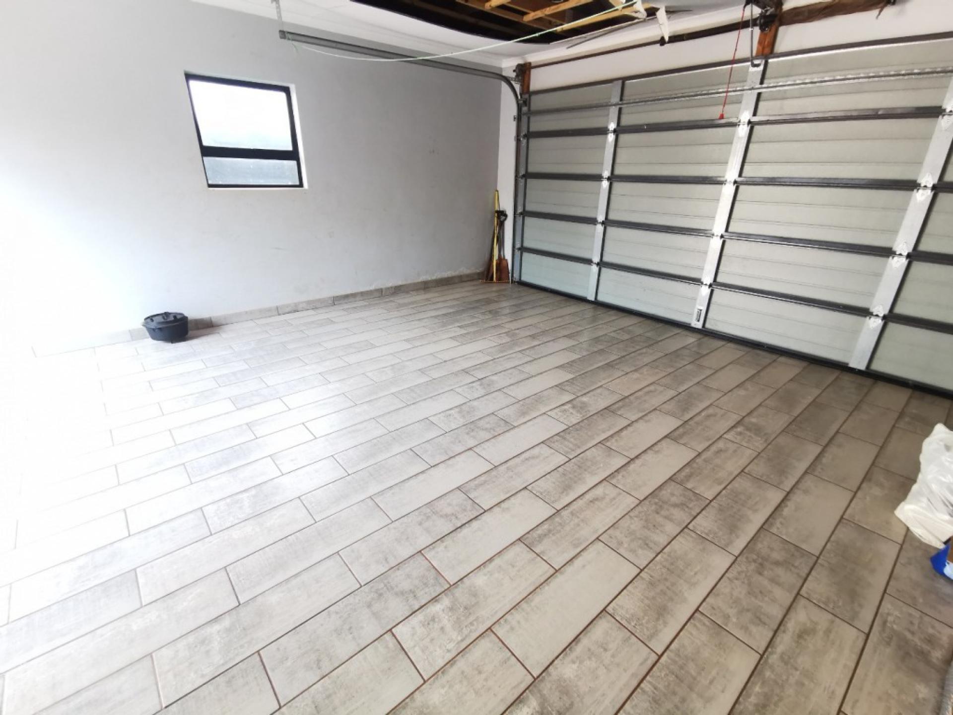  of property in Hesteapark