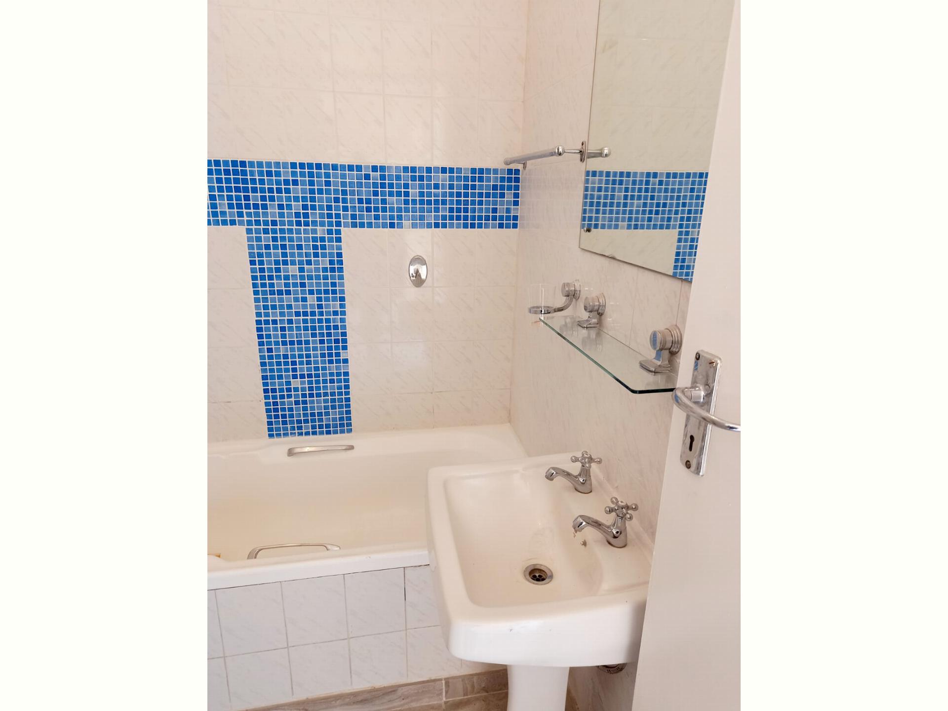  of property in Suideroord