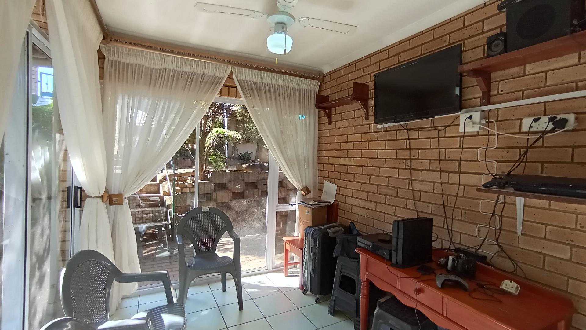 Spaces - 13 square meters of property in Amanzimtoti 