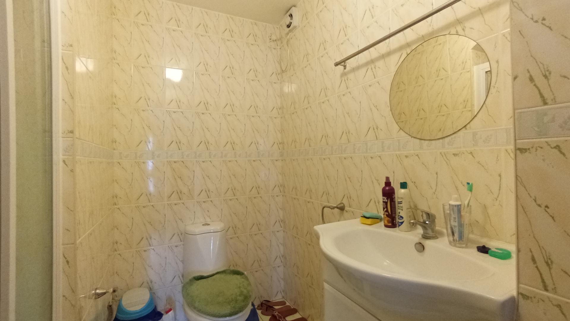 Bathroom 3+ - 8 square meters of property in Amanzimtoti 