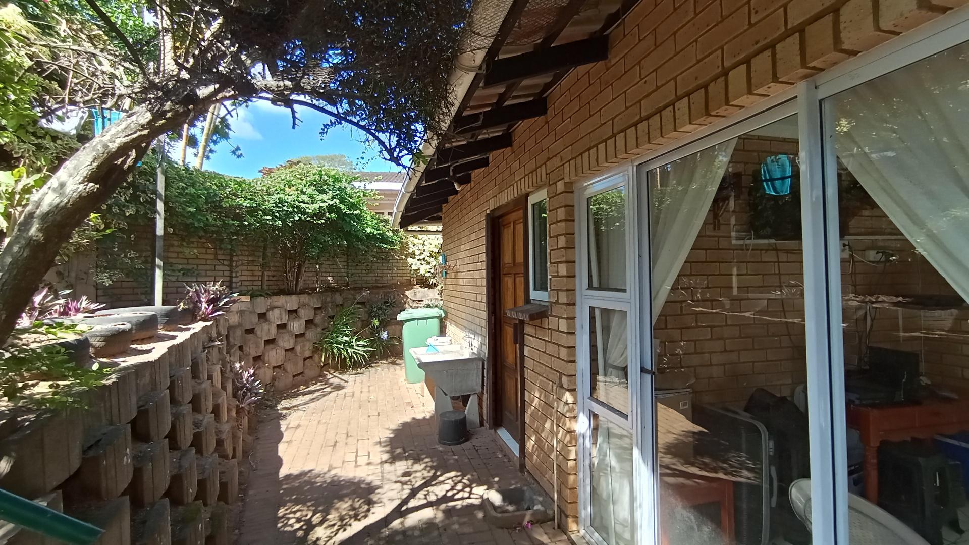 Front View of property in Amanzimtoti 