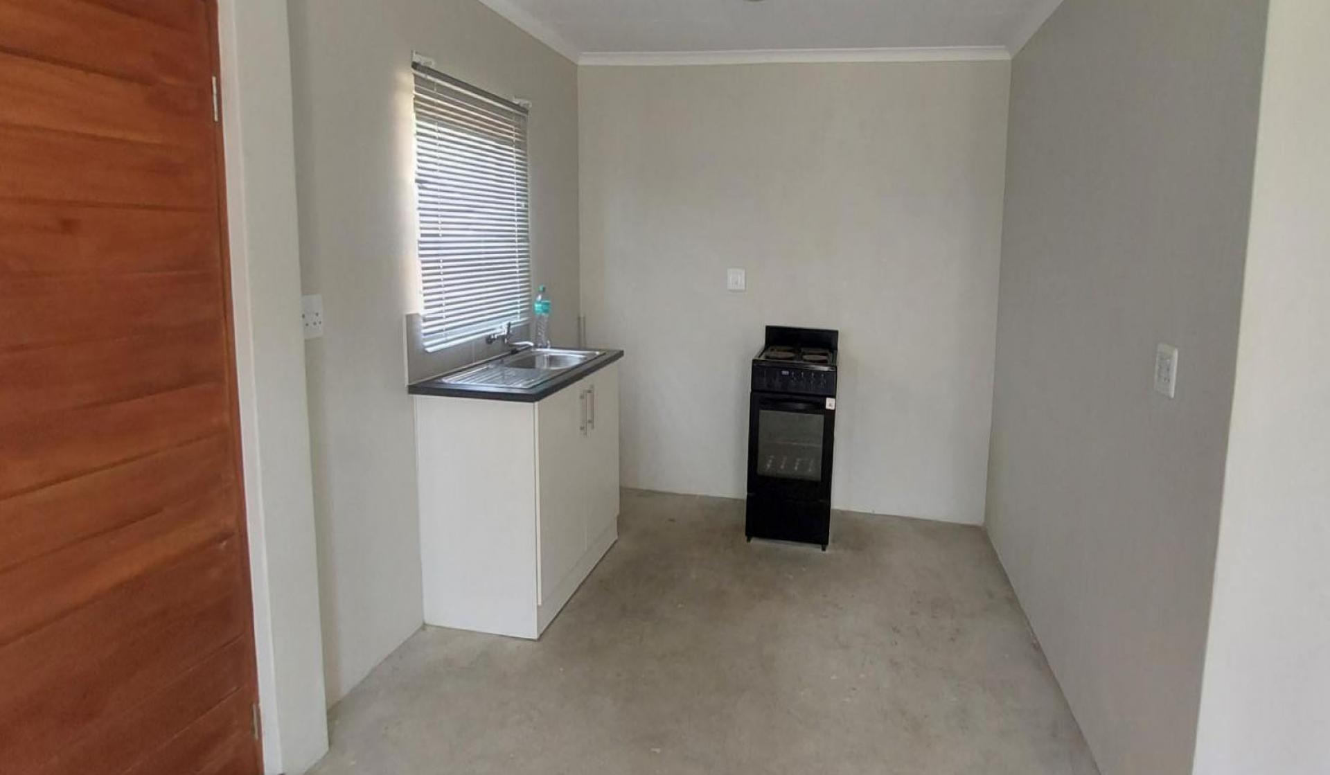 Kitchen - 10 square meters of property in Tirong 