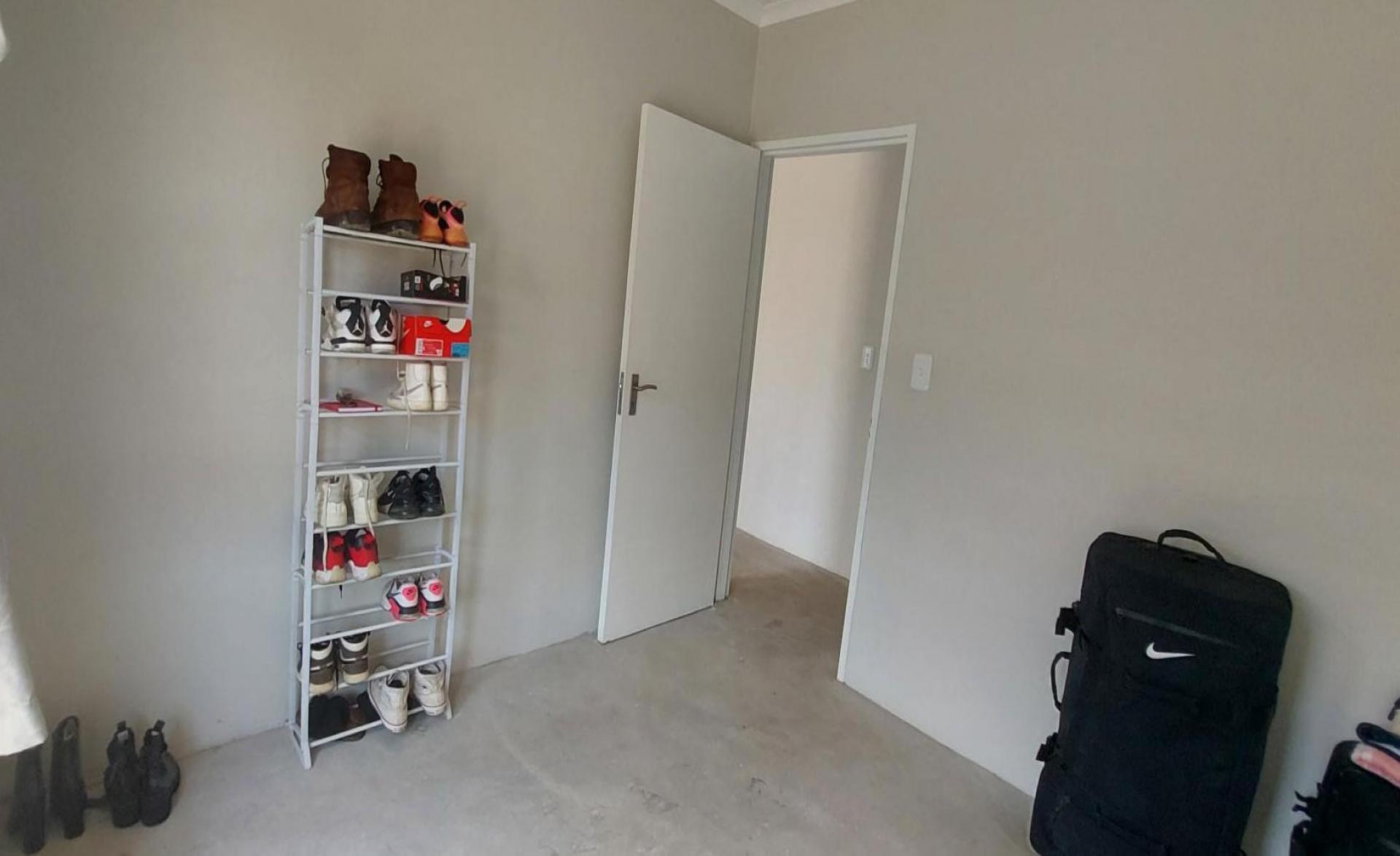 Bed Room 1 - 12 square meters of property in Tirong 