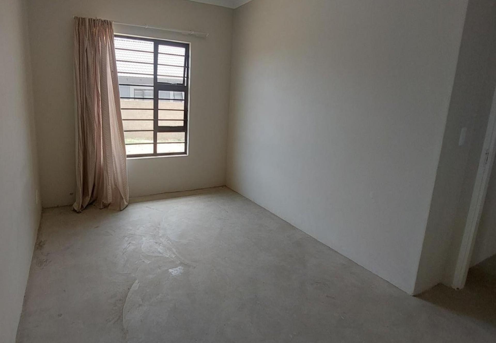 Main Bedroom - 17 square meters of property in Tirong 