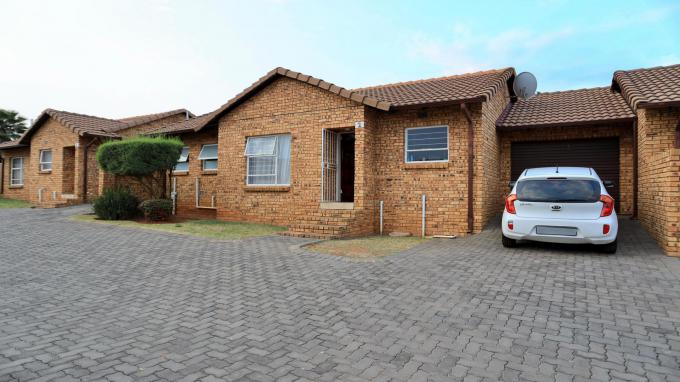 3 Bedroom House  - MR695437
