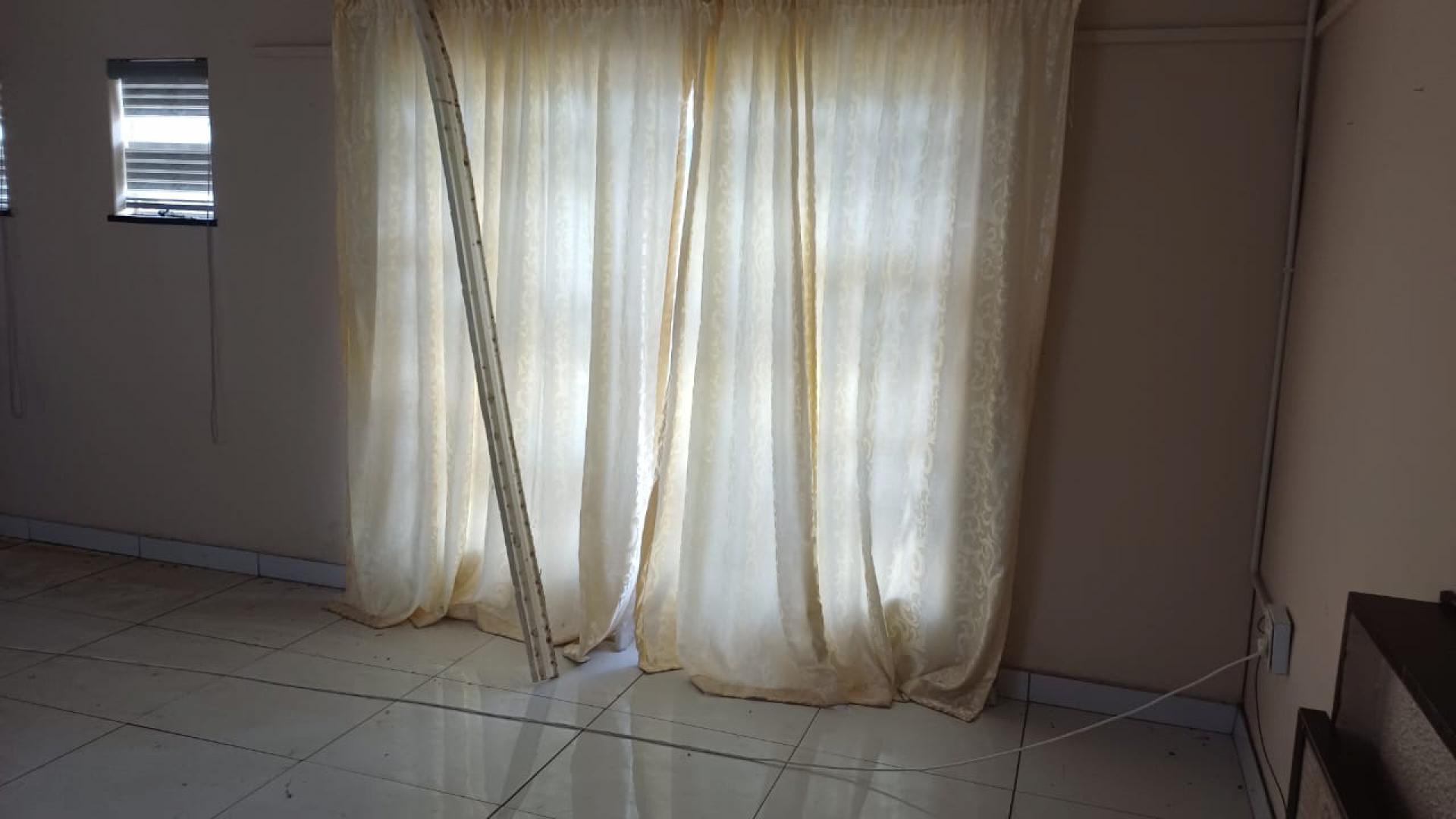 Lounges of property in Bedelia