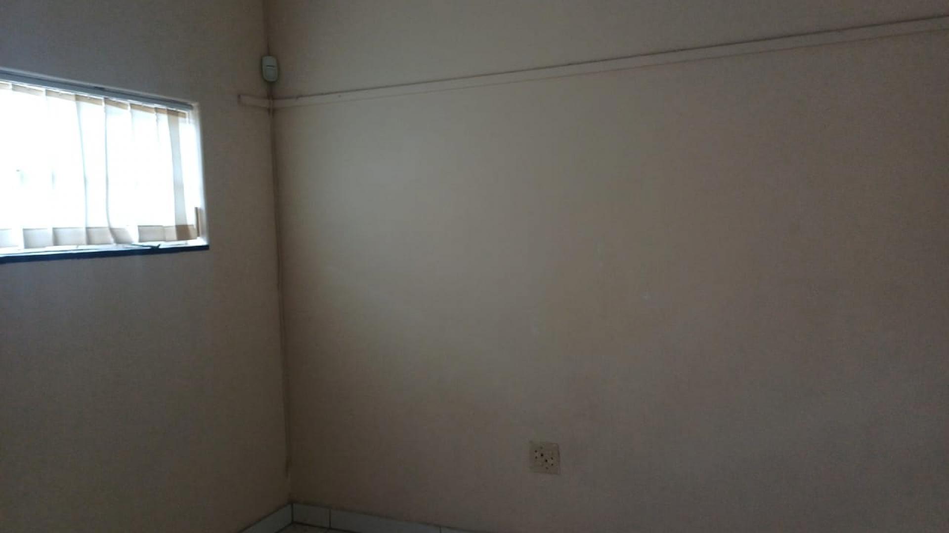 Lounges of property in Bedelia