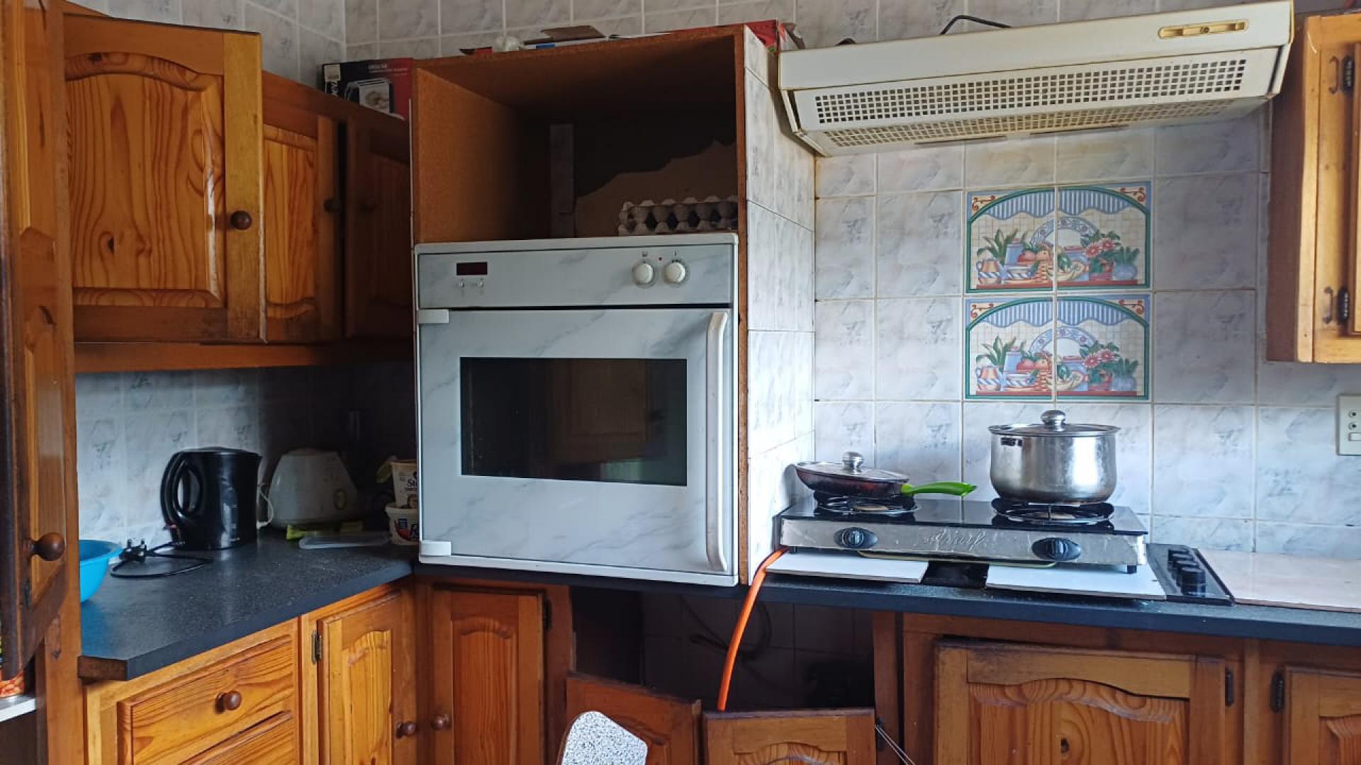 Kitchen of property in Bedelia
