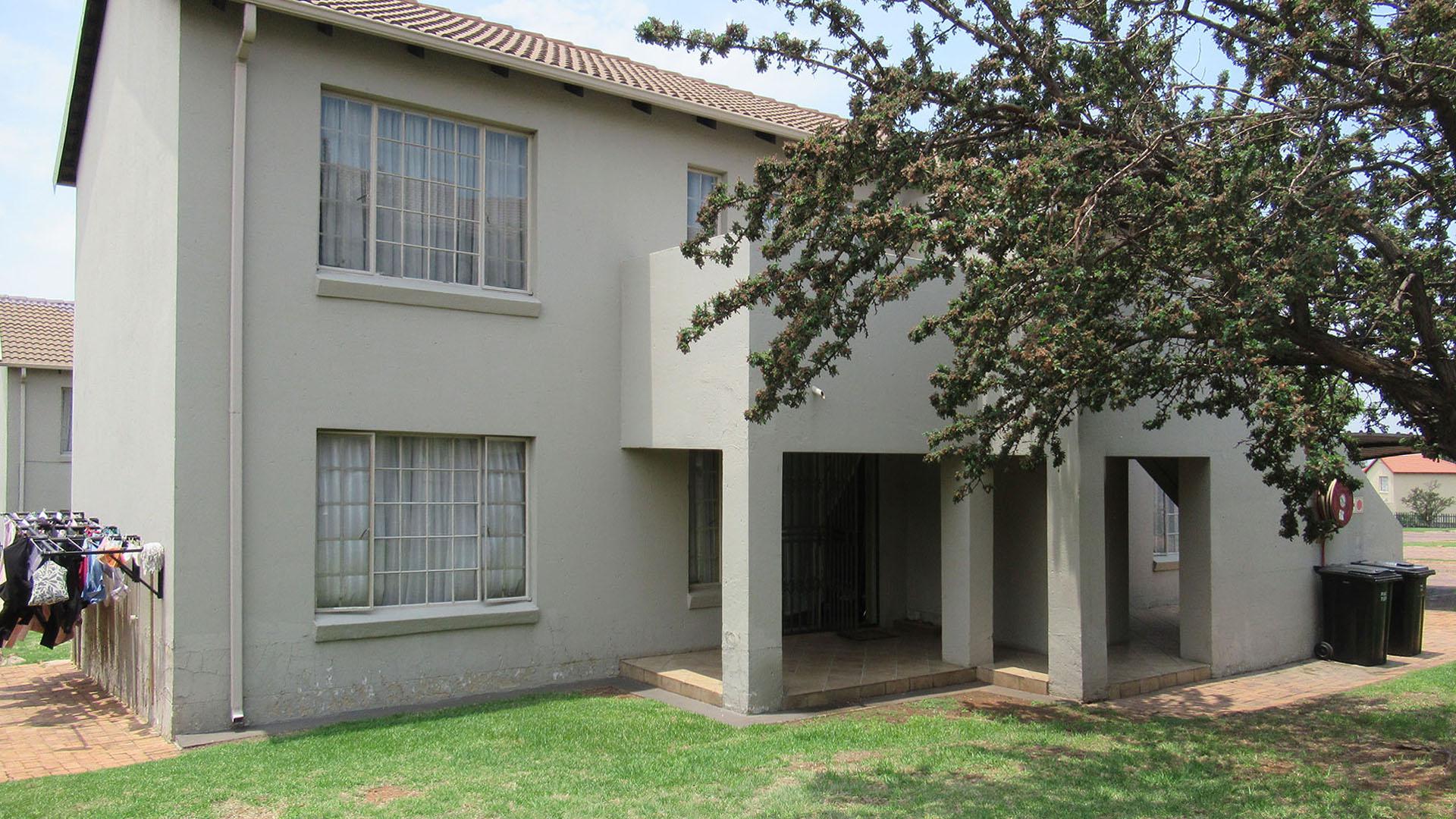 Front View of property in Elandsfontein