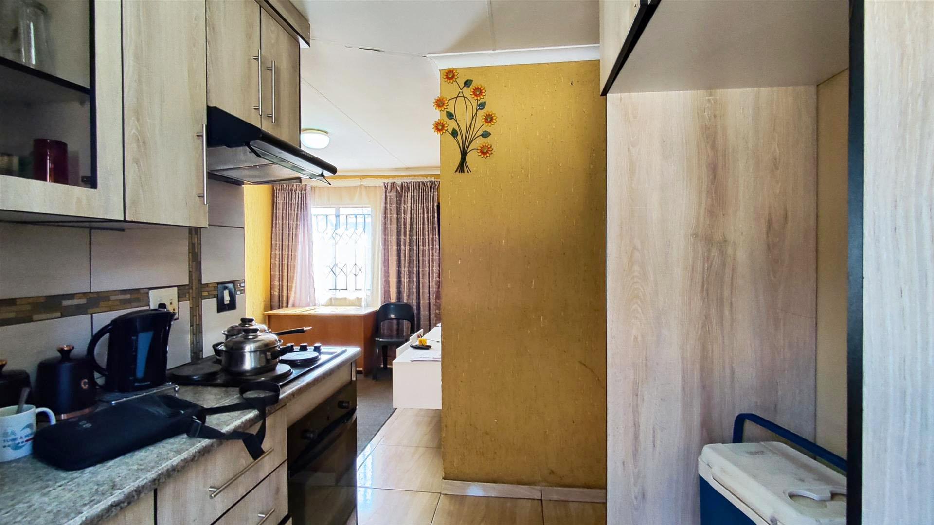 Kitchen - 8 square meters of property in Mayfield