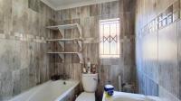 Bathroom 1 - 5 square meters of property in Mayfield