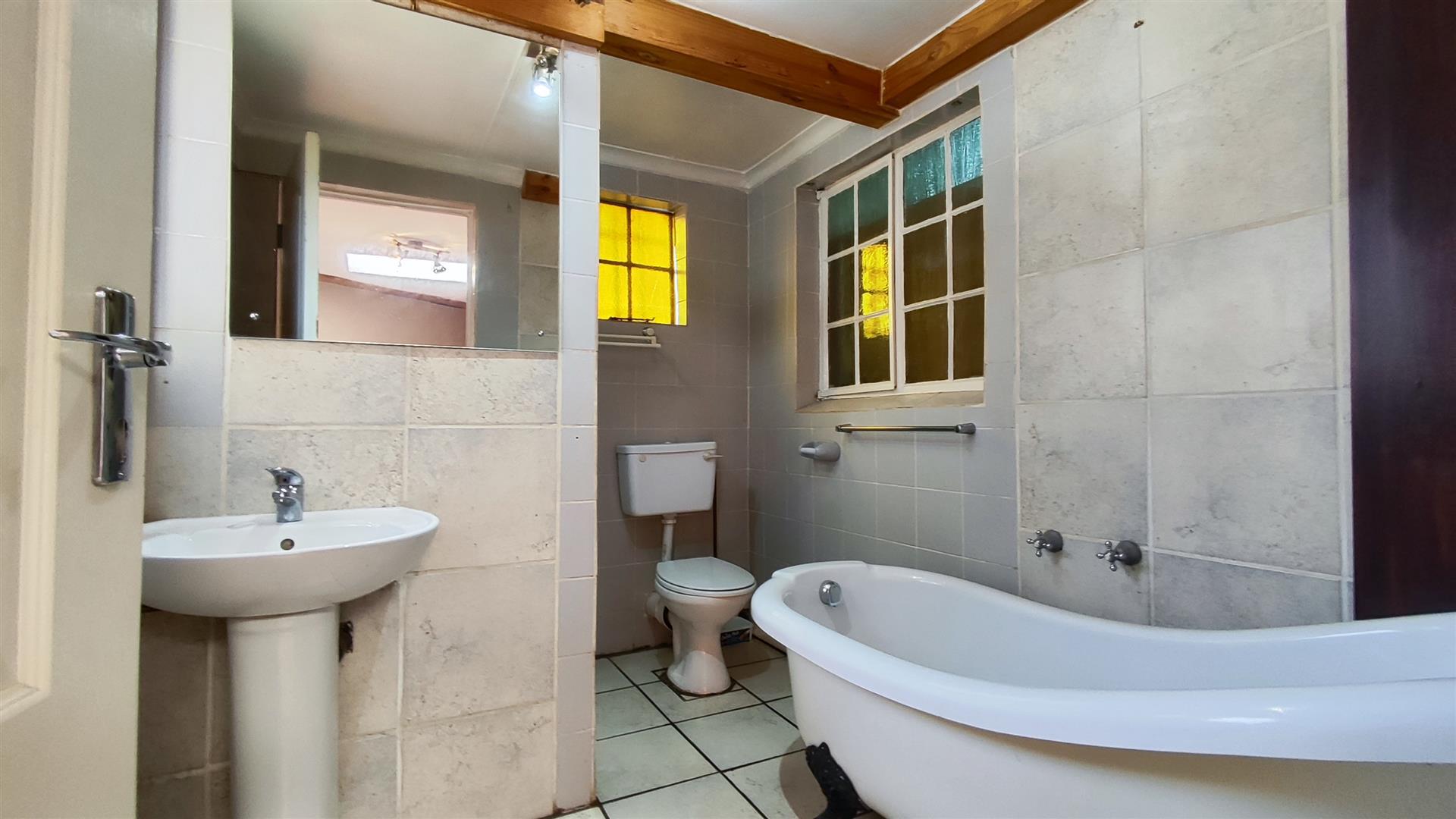 Bathroom 1 - 7 square meters of property in Three Rivers