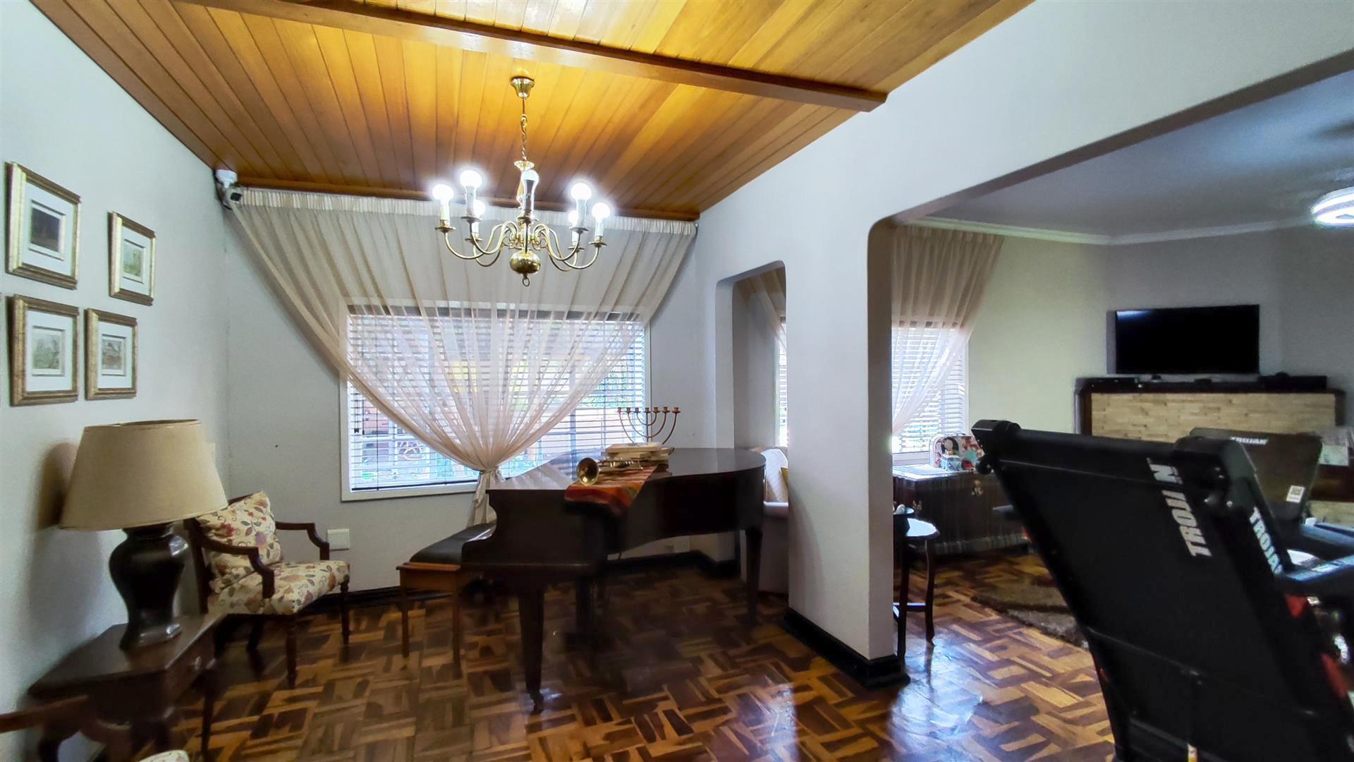 Spaces - 27 square meters of property in Three Rivers