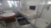 Bathroom 1 of property in Three Rivers
