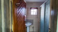 Bathroom 2 - 4 square meters of property in Three Rivers