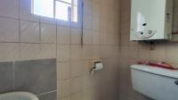 Bathroom 2 - 4 square meters of property in Three Rivers