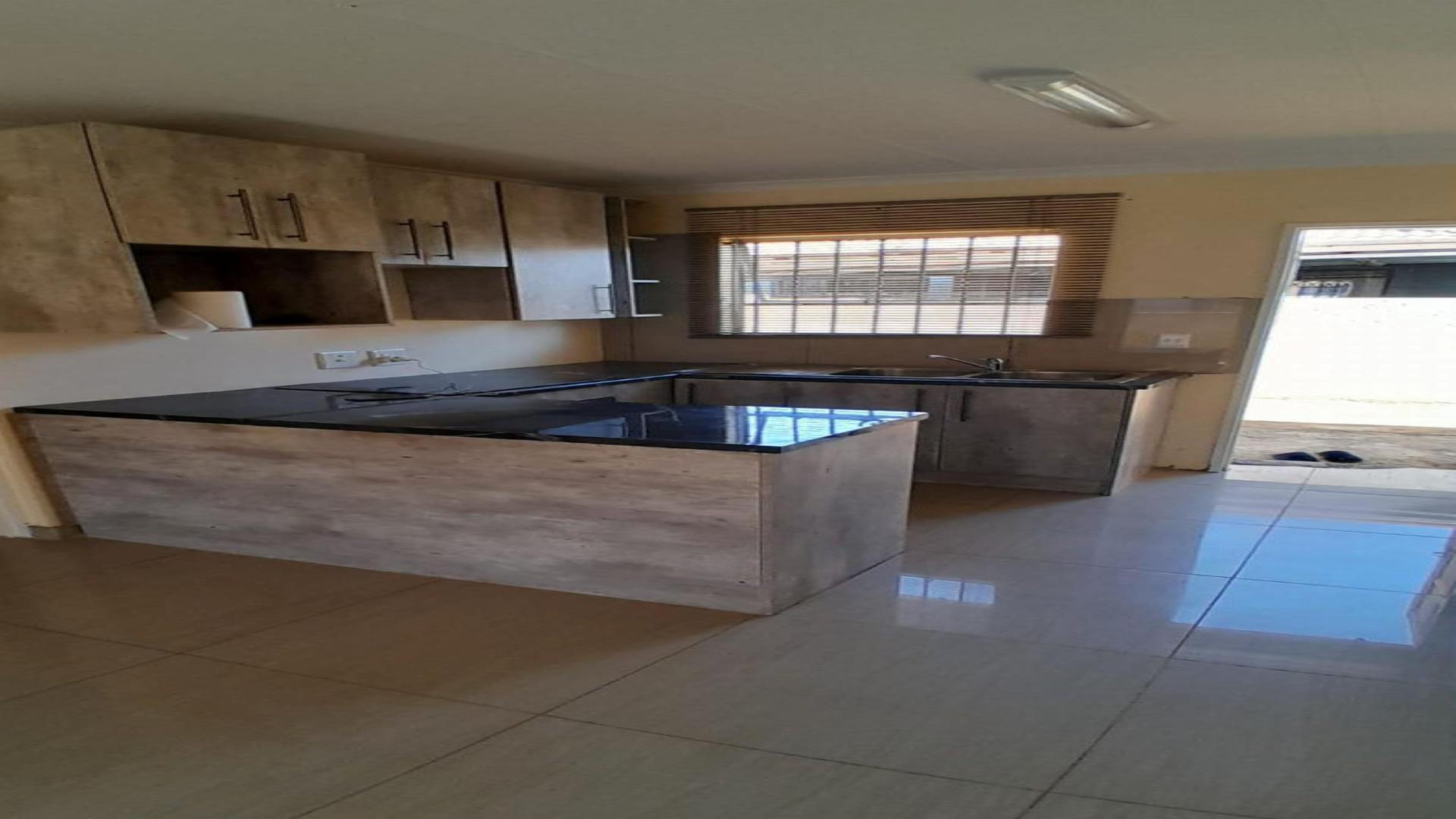 Kitchen of property in Sharon Park
