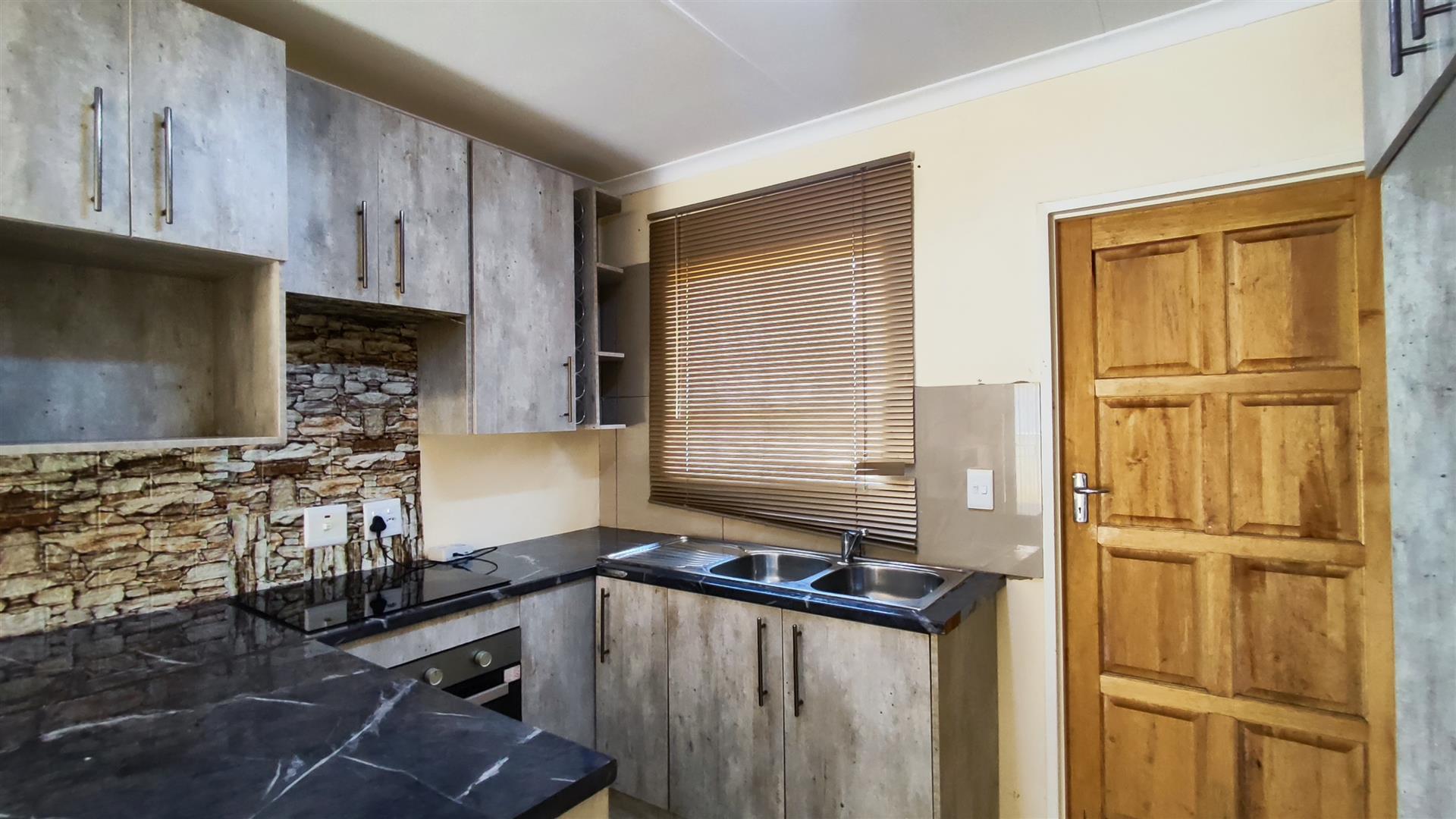 Kitchen - 11 square meters of property in Sharon Park