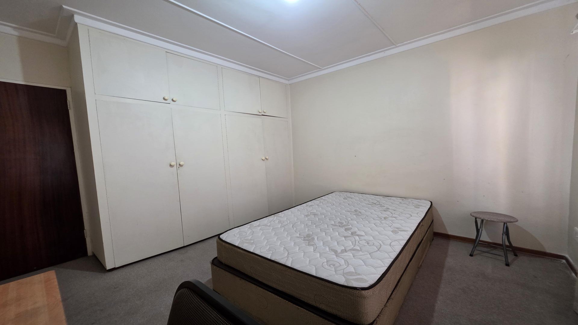 Bed Room 2 of property in Bloemfontein