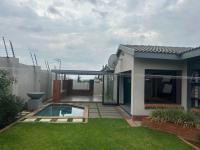 3 Bedroom 2 Bathroom Simplex for Sale for sale in Waterkloof (Rustenburg)