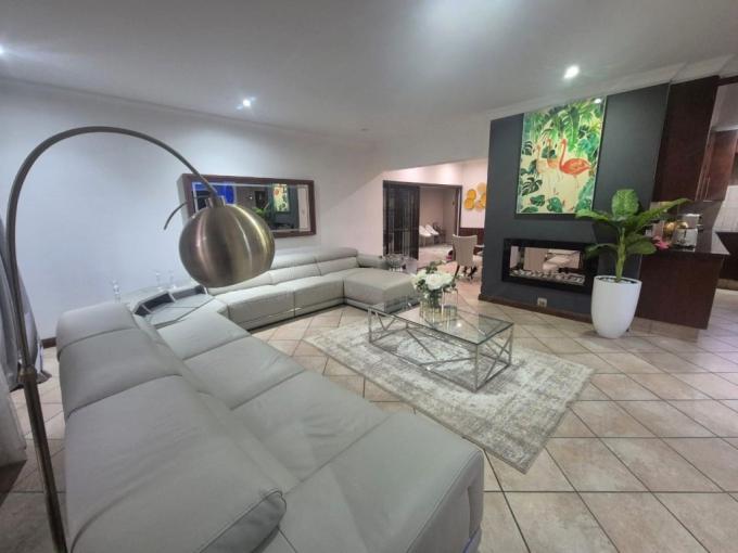 4 Bedroom House for Sale For Sale in Boschdal - MR695530