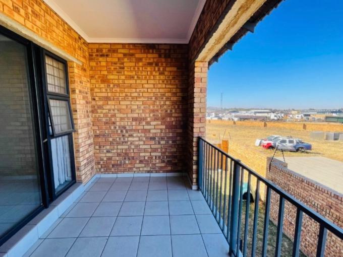 3 Bedroom Simplex for Sale For Sale in Newmarket Park - MR695537